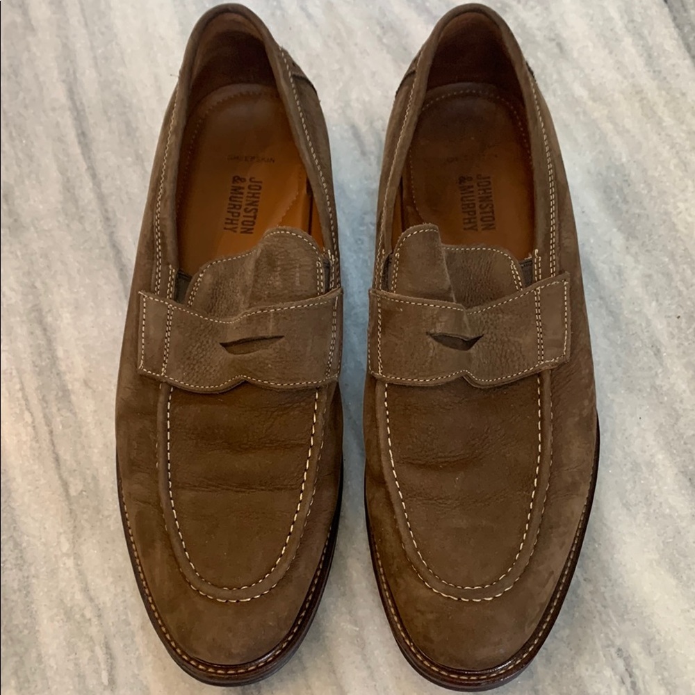 Johnston & Murphy Brown Suede Loafers Classic Slip-On Design